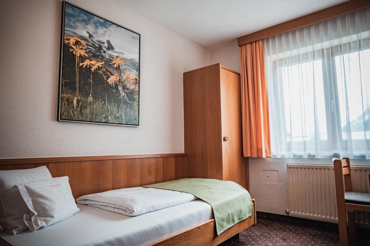 Hotel Garni Romantika Sankt Leonhard im Pitztal Luaran gambar