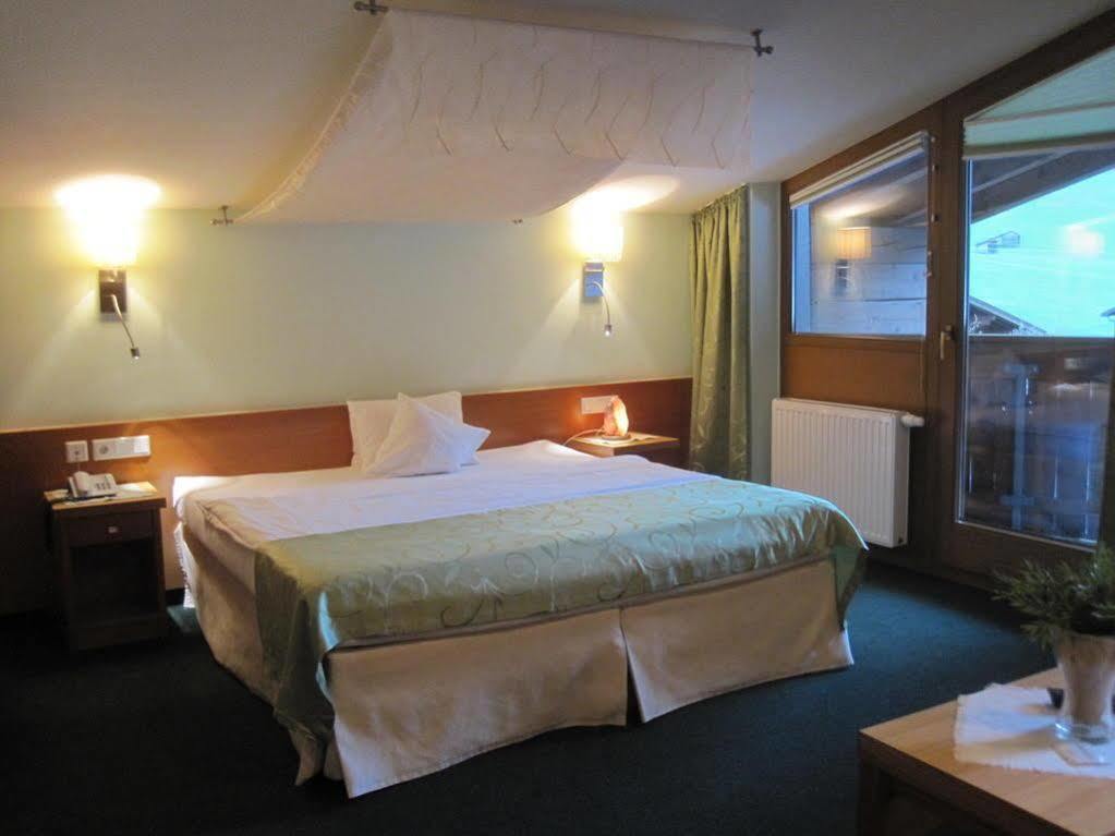 Hotel Garni Romantika Sankt Leonhard im Pitztal Luaran gambar