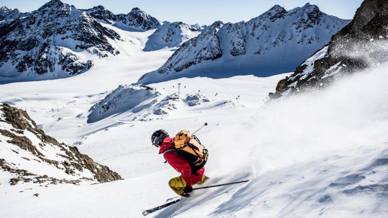 Hotel Garni Romantika Sankt Leonhard im Pitztal Luaran gambar